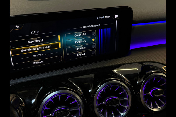 Mercedes-Benz A-Klasse 250e Premium Plus |AMG|PANO|BURMESTER|360CAM|MEMORY|KEYLESS|SFEERVERLICHT|DEALER ONDERHOUDEN|218PK|BOMVOL!|
