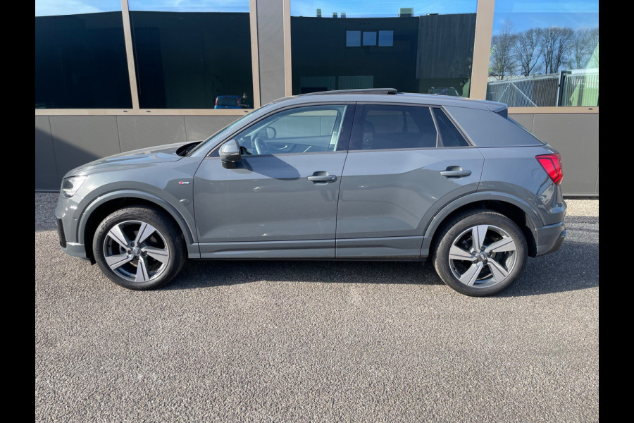 Audi Q2 35 TFSI S Edition Pano Leder 1ste Eig Boekjes sleutels helemaal compleet