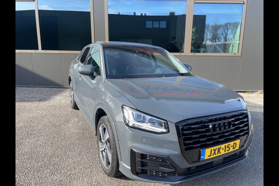 Audi Q2 35 TFSI S Edition Pano Leder 1ste Eig Boekjes sleutels helemaal compleet