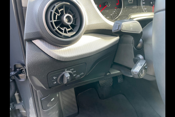 Audi Q2 35 TFSI S Edition Pano Leder 1ste Eig Boekjes sleutels helemaal compleet