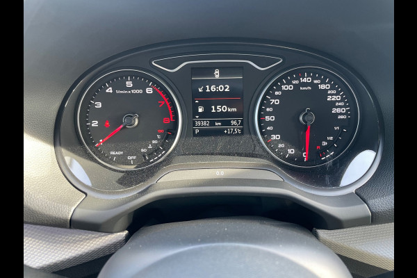 Audi Q2 35 TFSI S Edition Pano Leder 1ste Eig Boekjes sleutels helemaal compleet