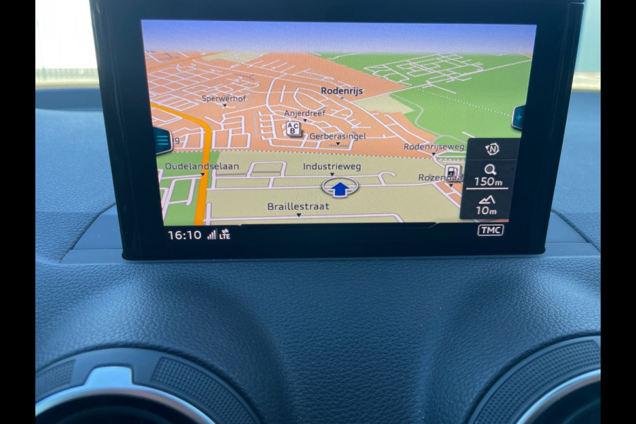 Audi Q2 35 TFSI S Edition Pano Leder 1ste Eig Boekjes sleutels helemaal compleet