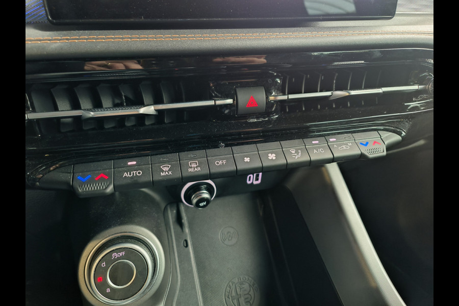 Alfa Romeo Tonale 1.3T PHEV Ti AUTOMAAT uit 2023 Rijklaar + 12 maanden Bovag-garantie  Henk Jongen Auto's in Helmond,  al 50 jaar service zoals 't hoort!