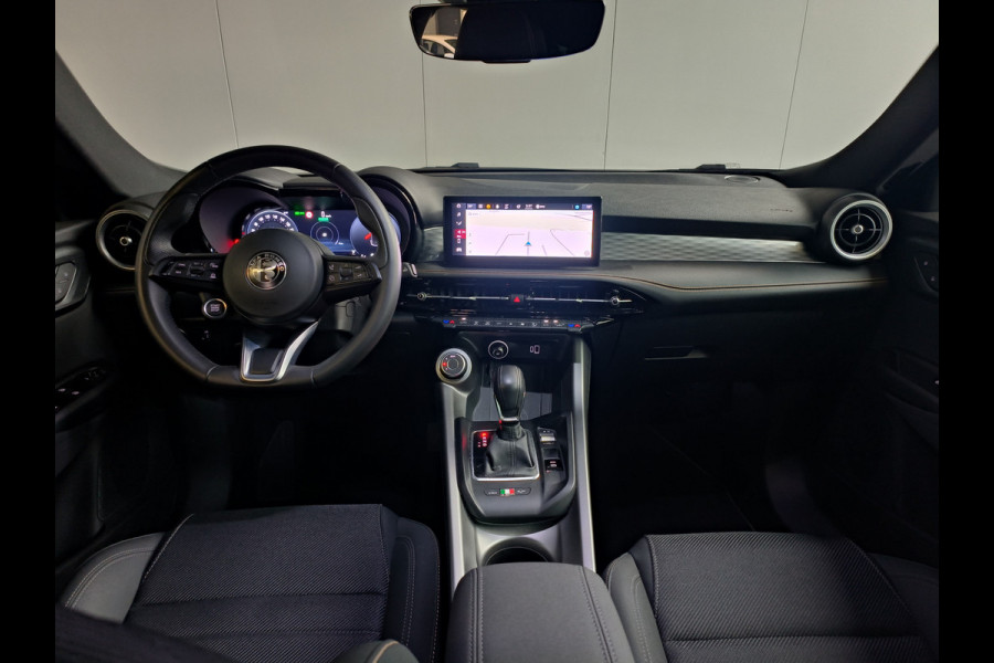 Alfa Romeo Tonale 1.3T PHEV Ti AUTOMAAT uit 2023 Rijklaar + 12 maanden Bovag-garantie  Henk Jongen Auto's in Helmond,  al 50 jaar service zoals 't hoort!