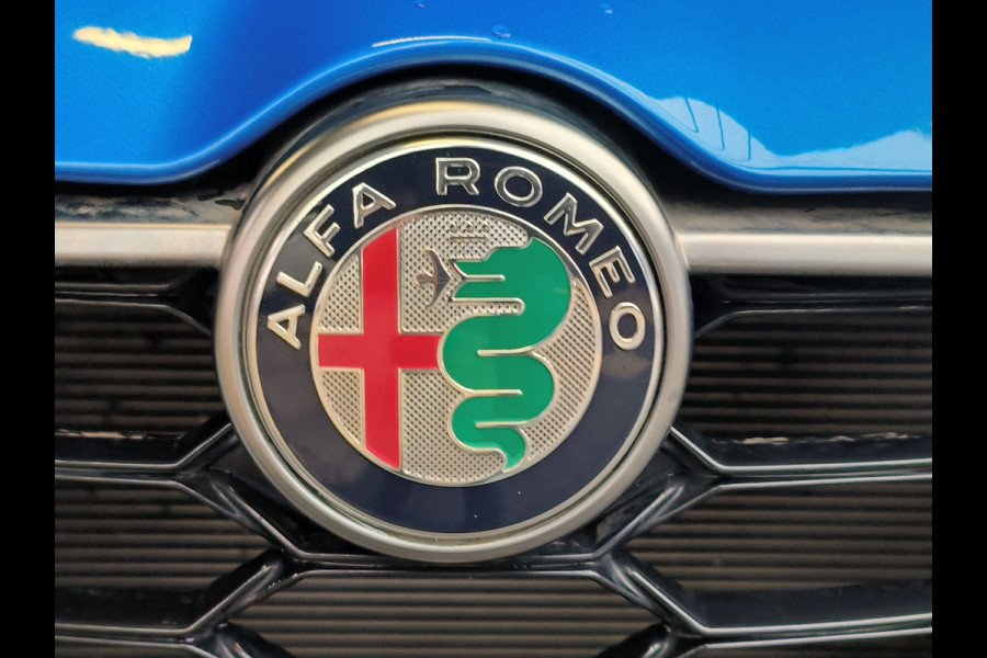 Alfa Romeo Tonale 1.3T PHEV Ti AUTOMAAT uit 2023 Rijklaar + 12 maanden Bovag-garantie  Henk Jongen Auto's in Helmond,  al 50 jaar service zoals 't hoort!