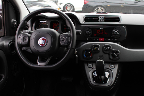 Fiat Panda 0.9 TwinAir Lounge / Trekhaak / Parkeerhulp achter / Bluetooth / Cruise Control / Airco