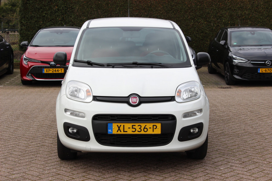 Fiat Panda 0.9 TwinAir Lounge / Trekhaak / Parkeerhulp achter / Bluetooth / Cruise Control / Airco