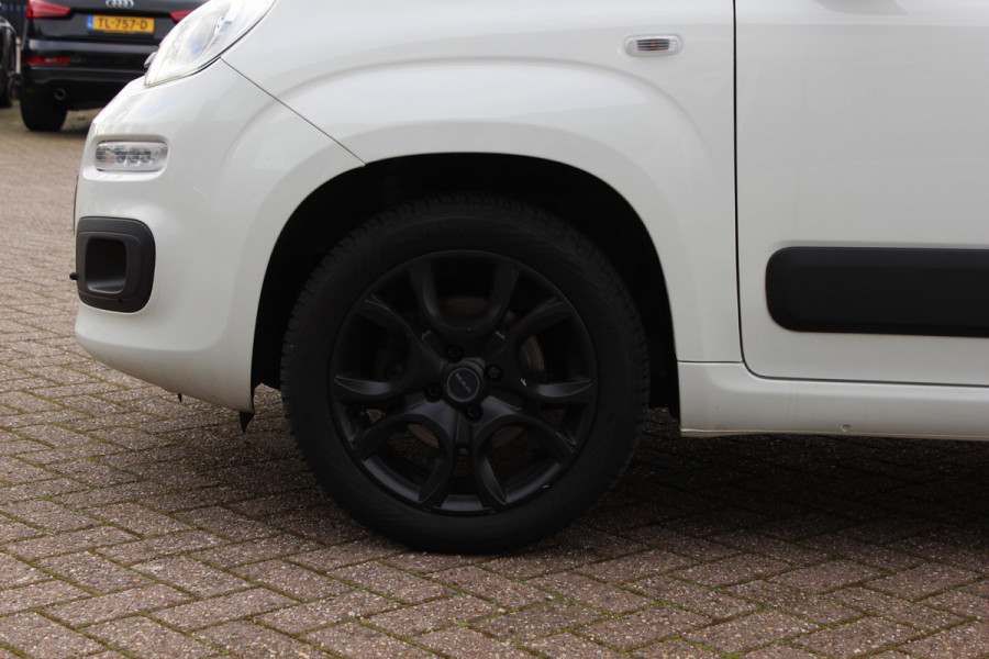 Fiat Panda 0.9 TwinAir Lounge / Trekhaak / Parkeerhulp achter / Bluetooth / Cruise Control / Airco