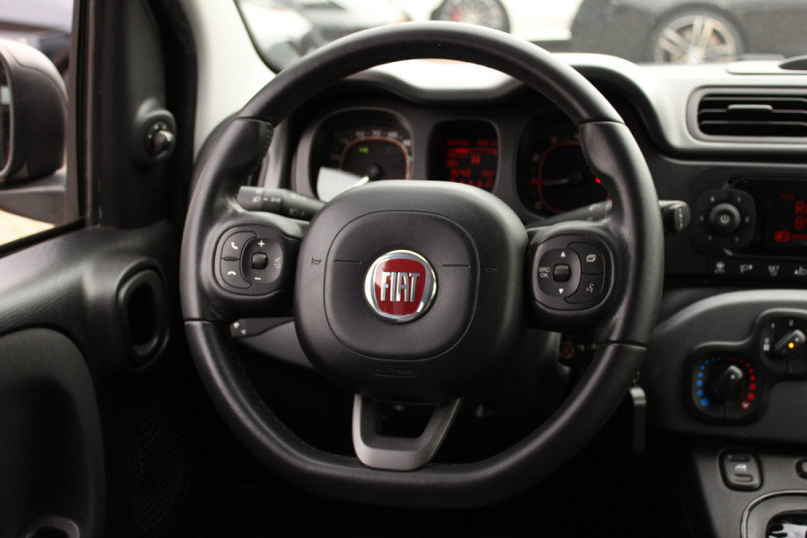 Fiat Panda 0.9 TwinAir Lounge / Trekhaak / Parkeerhulp achter / Bluetooth / Cruise Control / Airco