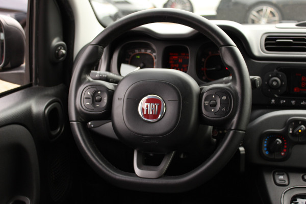 Fiat Panda 0.9 TwinAir Lounge / Trekhaak / Parkeerhulp achter / Bluetooth / Cruise Control / Airco