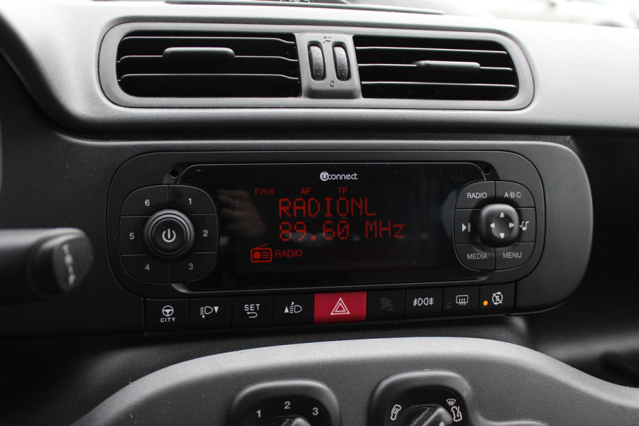 Fiat Panda 0.9 TwinAir Lounge / Trekhaak / Parkeerhulp achter / Bluetooth / Cruise Control / Airco