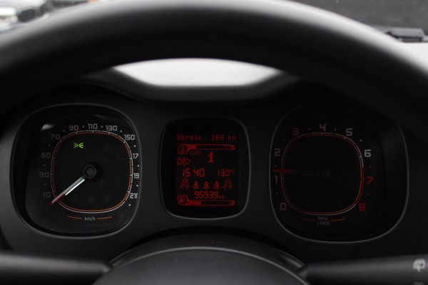 Fiat Panda 0.9 TwinAir Lounge / Trekhaak / Parkeerhulp achter / Bluetooth / Cruise Control / Airco