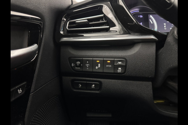 Kia e-Niro ExecutiveLine 64 kWh [ 3-Fase ] Aut. *PANO | LUXURY-LEATHER | JBL-AUDIO | FULL-LED | NAVI-FULLMAP | DAB | ADAPTIVE-CRUISE | CAMERA | MEMORY-PACK | LANE-ASSIST | CCS-FASTLOADER | KEYLESS | DIGI-COCKPIT | TOWBAR | 17"ALU*