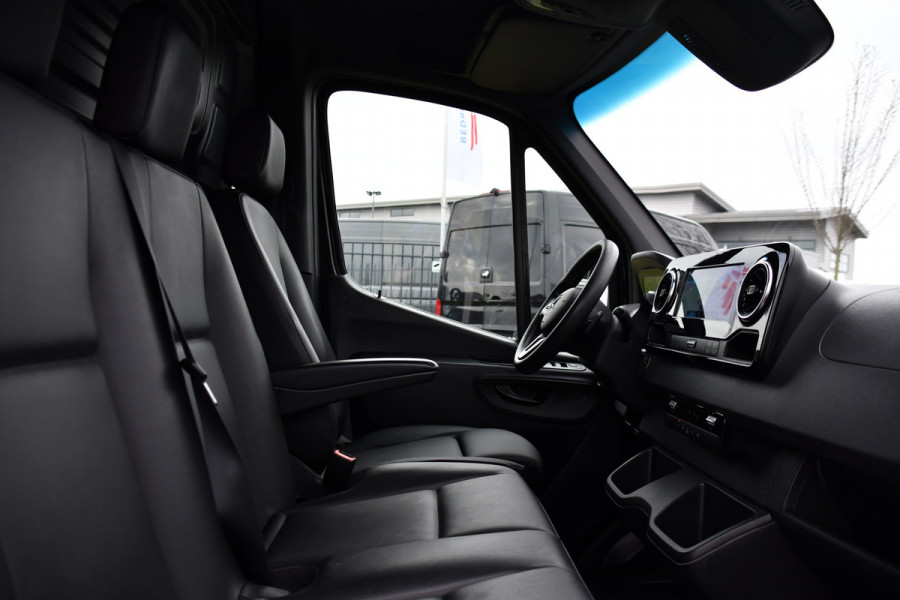 Mercedes-Benz Sprinter 314 2.2 CDI L2H1 Black Edition Camera, Cruise, Carplay, LED, 10,5'' Mbux, Leder, Automaat, Multimedia, Uniek!