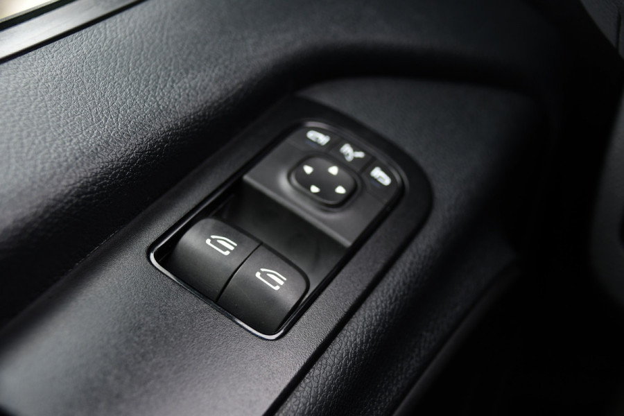 Mercedes-Benz Sprinter 314 2.2 CDI L2H1 Black Edition Camera, Cruise, Carplay, LED, 10,5'' Mbux, Leder, Automaat, Multimedia, Uniek!