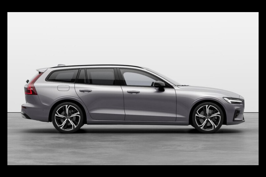 Volvo V60 T8 455PK Aut. AWD Performance Edition Ultra Dark Polestar optimisation/ Glossy Black logo voor en achterzijde / Panoramadak/ Head-up display/ Harman Kardon audio/ 360 Camera/ Elektrisch bedienbare voorstoelen met geheugen/ Apple Carplay/ Pilot assit/ Adaptive cruise control/