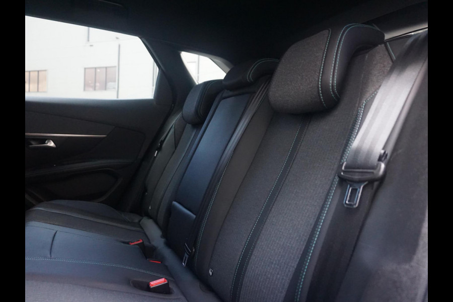 Peugeot 3008 1.6 HYbrid 225 Allure Winterpakket