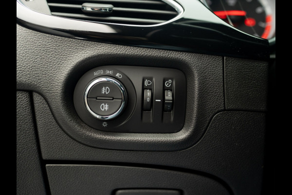 Opel Astra Sports Tourer 1.4 Turbo 150Pk Innovation | Trekhaak | Camera | Stoel & Stuur verw. | Prijs Rijklaar!!