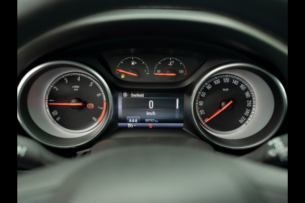 Opel Astra Sports Tourer 1.4 Turbo 150Pk Innovation | Trekhaak | Camera | Stoel & Stuur verw. | Prijs Rijklaar!!