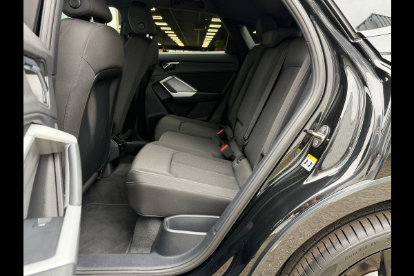 Audi Q3 Sportback 35 TFSI Advanced S Edition Automaat / 150 Pk / Navi / Cruise / Climate / Full Led / 20"Lichtmetaal.