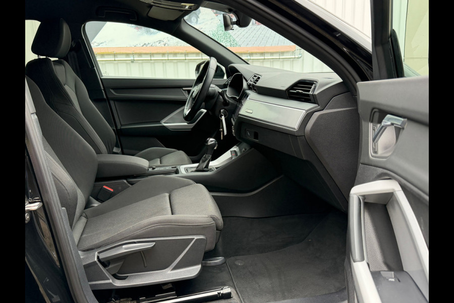 Audi Q3 Sportback 35 TFSI Advanced S Edition Automaat / 150 Pk / Navi / Cruise / Climate / Full Led / 20"Lichtmetaal.