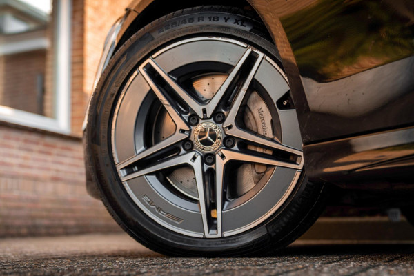 Mercedes-Benz C-Klasse Estate 300 e AMG Line 313 PK Pano 360 Camera Head-Up Ambiance Carbon 18''