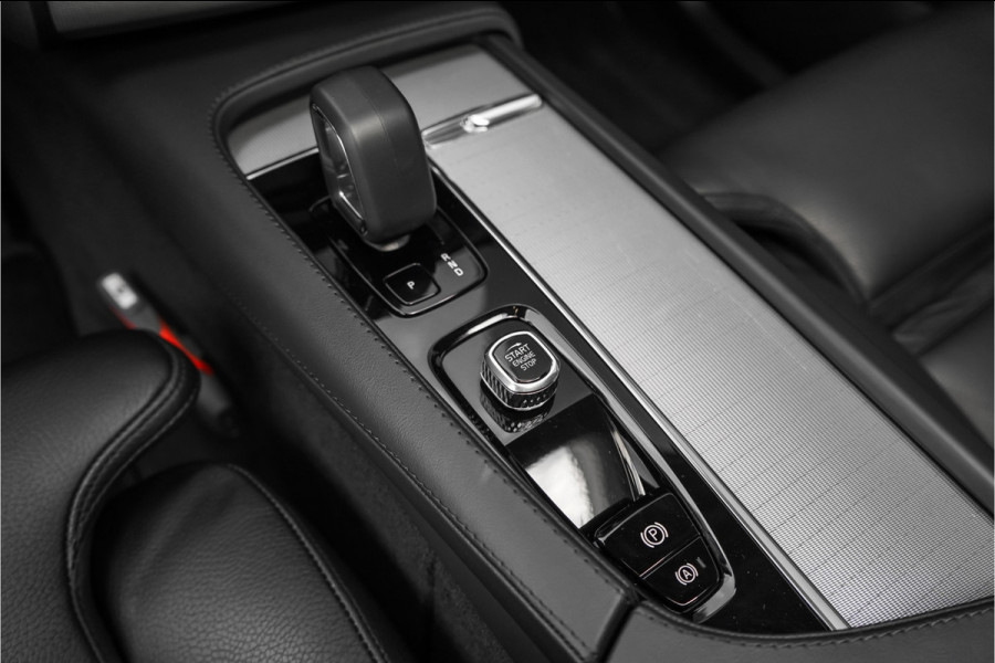 Volvo XC90 2.0 T8 Recharge AWD R-Design Pano Luchtvering Trekhaak H/K