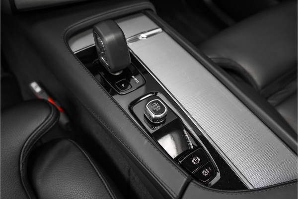 Volvo XC90 2.0 T8 Recharge AWD R-Design Pano Luchtvering Trekhaak H/K
