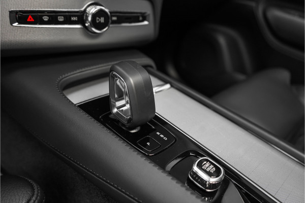 Volvo XC90 2.0 T8 Recharge AWD R-Design Pano Luchtvering Trekhaak H/K