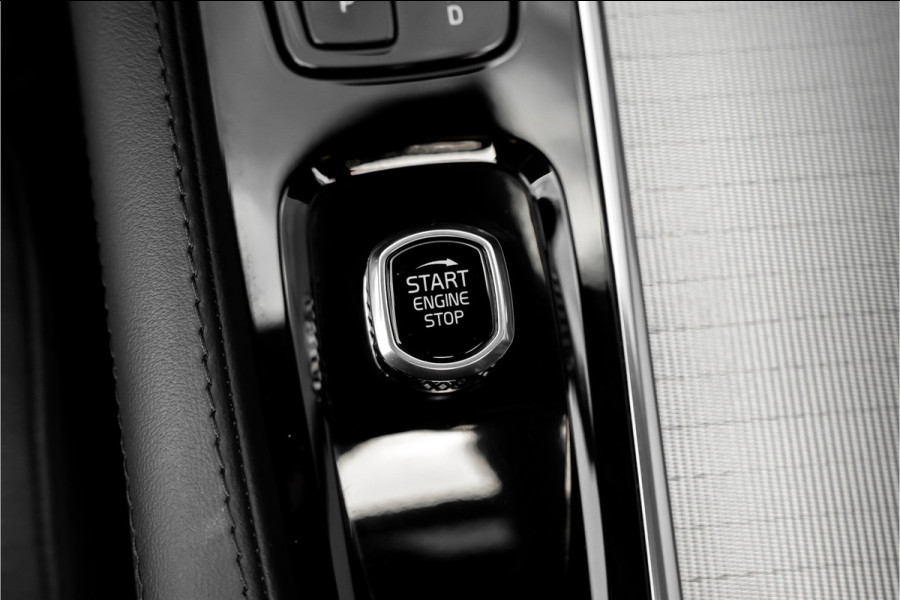 Volvo XC90 2.0 T8 Recharge AWD R-Design Pano Luchtvering Trekhaak H/K