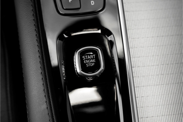 Volvo XC90 2.0 T8 Recharge AWD R-Design Pano Luchtvering Trekhaak H/K