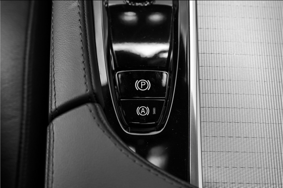 Volvo XC90 2.0 T8 Recharge AWD R-Design Pano Luchtvering Trekhaak H/K