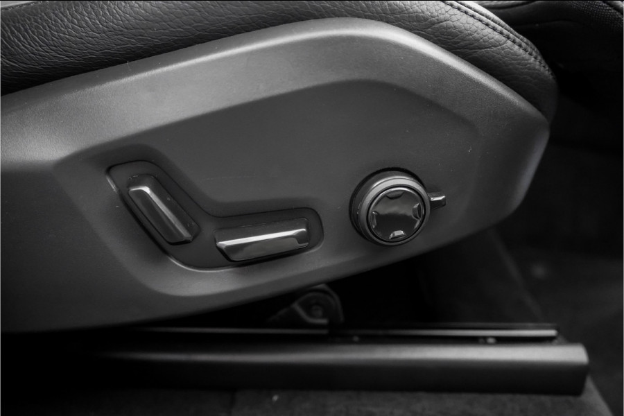 Volvo XC90 2.0 T8 Recharge AWD R-Design Pano Luchtvering Trekhaak H/K