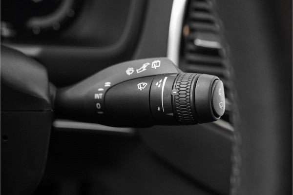 Volvo XC90 2.0 T8 Recharge AWD R-Design Pano Luchtvering Trekhaak H/K