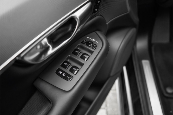 Volvo XC90 2.0 T8 Recharge AWD R-Design Pano Luchtvering Trekhaak H/K