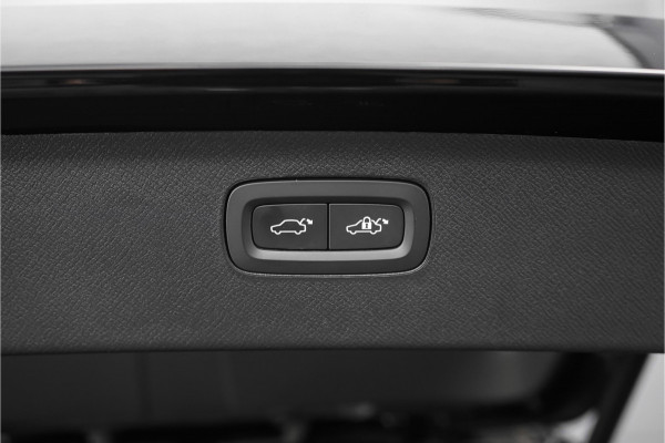 Volvo XC90 2.0 T8 Recharge AWD R-Design Pano Luchtvering Trekhaak H/K