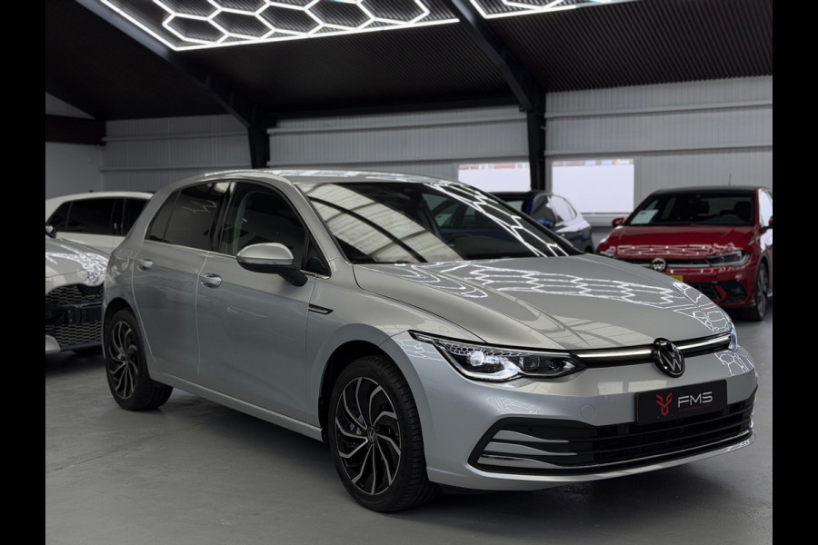 Volkswagen Golf 1.5 eTSI Style Edition Camera CarPlay