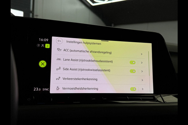 Volkswagen Golf 1.5 eTSI Style Edition Camera CarPlay