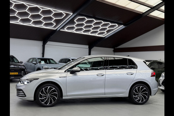 Volkswagen Golf 1.5 eTSI Style Edition Camera CarPlay