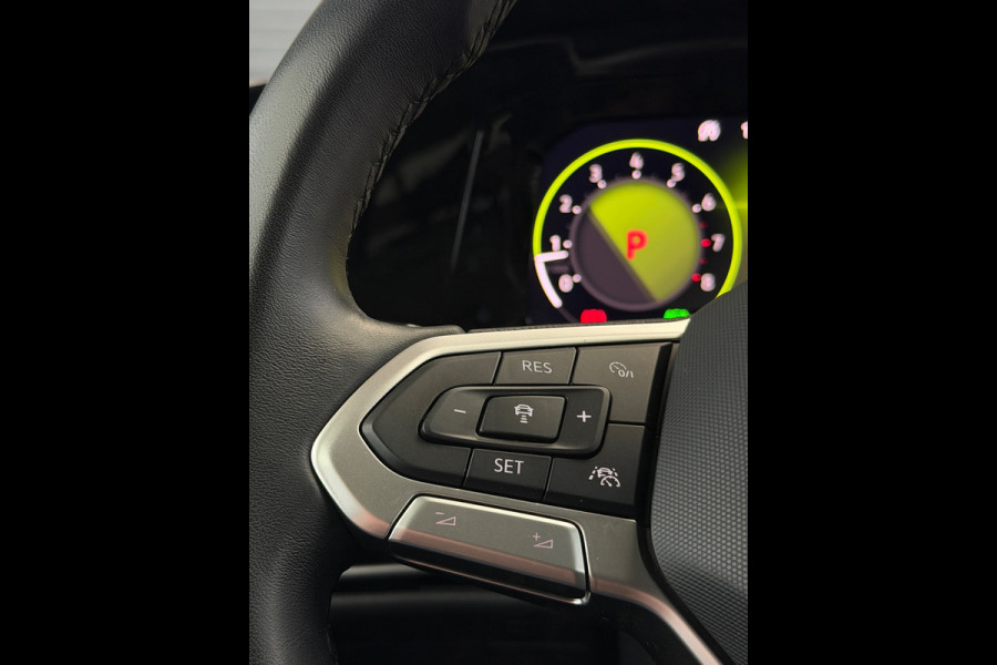 Volkswagen Golf 1.5 eTSI Style Edition Camera CarPlay