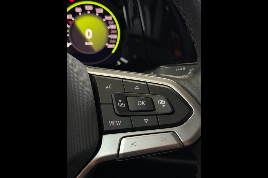 Volkswagen Golf 1.5 eTSI Style Edition Camera CarPlay