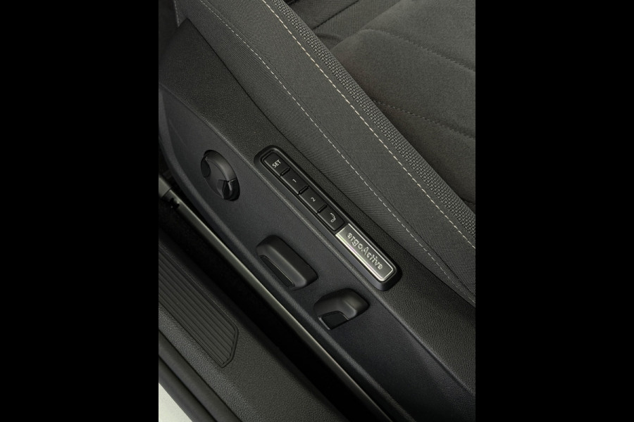 Volkswagen Golf 1.5 eTSI Style Edition Camera CarPlay