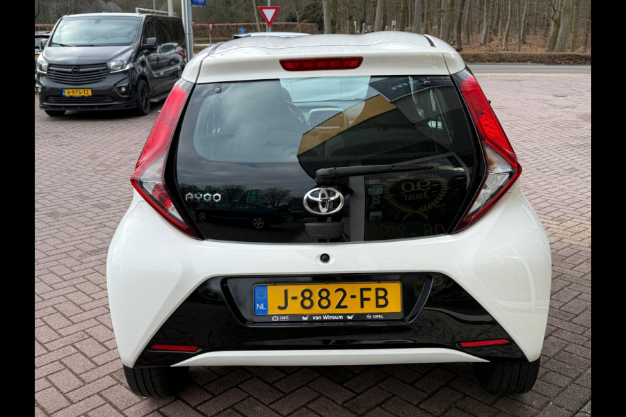 Toyota Aygo 1.0 VVT-i X-Play | Navi | Camera | Airco |