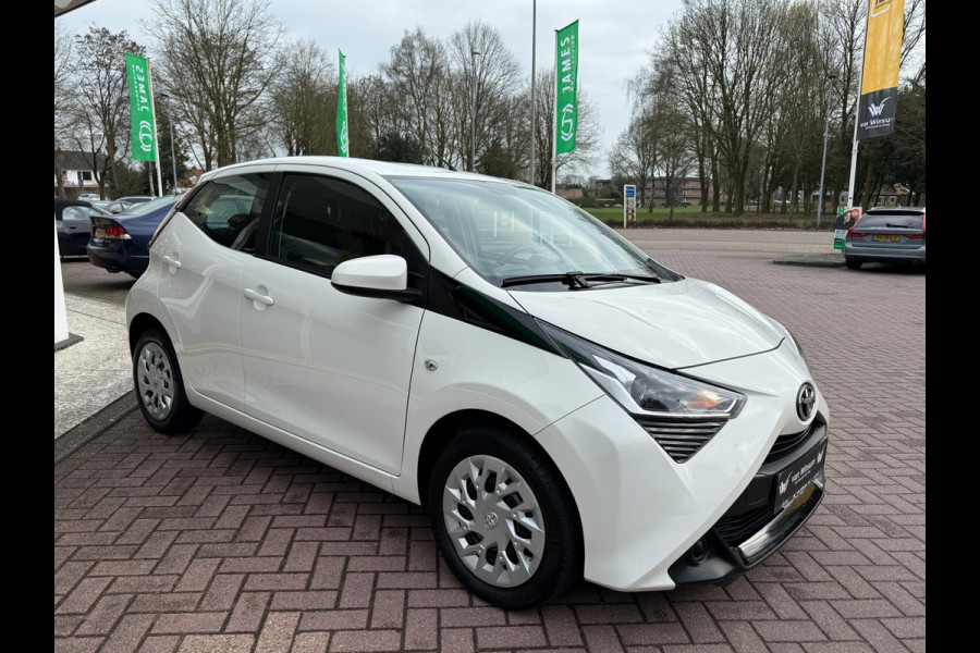 Toyota Aygo 1.0 VVT-i X-Play | Navi | Camera | Airco |