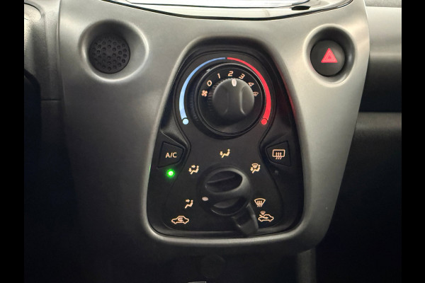 Toyota Aygo 1.0 VVT-i X-Play | Navi | Camera | Airco |