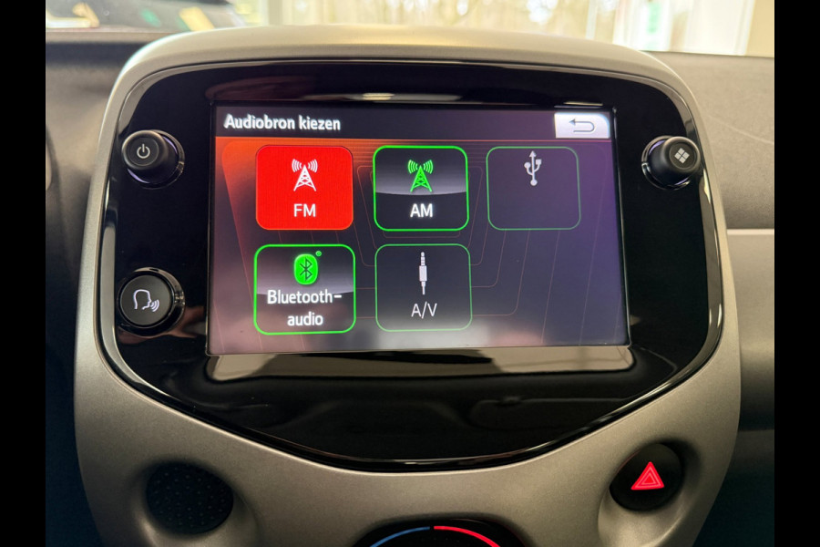 Toyota Aygo 1.0 VVT-i X-Play | Navi | Camera | Airco |
