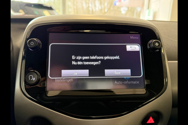 Toyota Aygo 1.0 VVT-i X-Play | Navi | Camera | Airco |