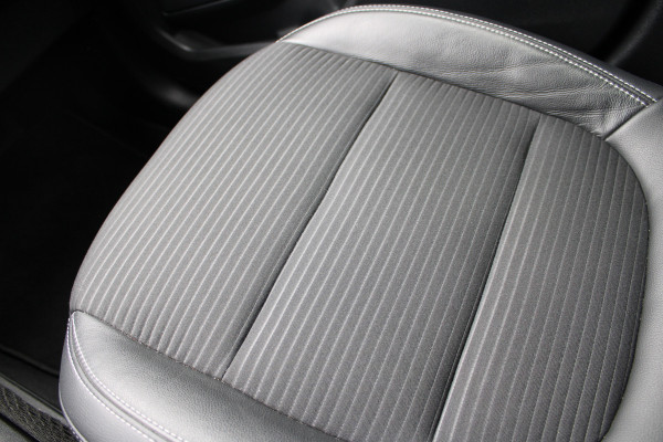 Ford Kuga 2.5 PHEV Titanium | Trekhaak | B&O | Navigatie | Led