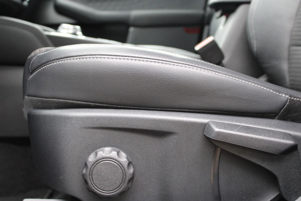 Ford Kuga 2.5 PHEV Titanium | Trekhaak | B&O | Navigatie | Led