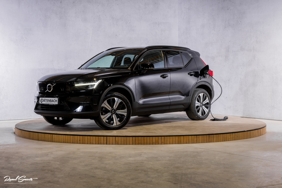 Volvo XC40 Recharge Twin Plus | Adaptieve cruise | Blis | Metallic | Full LED |